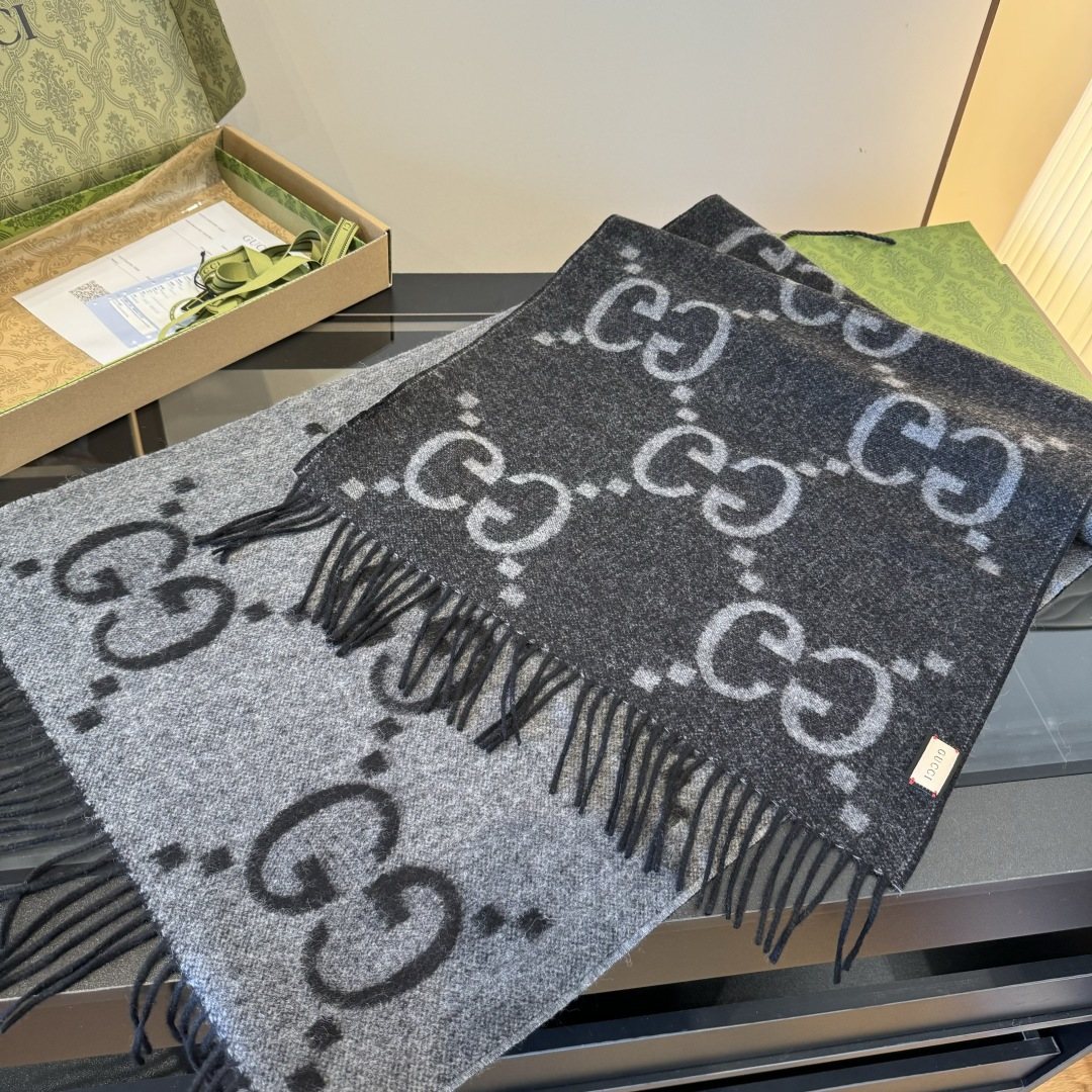 Gucci Reversible GG Fringed Scarf — front